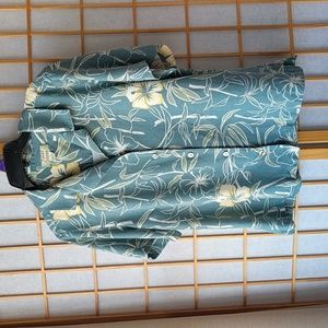 Tommy Bahama Short Sleeve Silk Floral Hawaiian Shirt